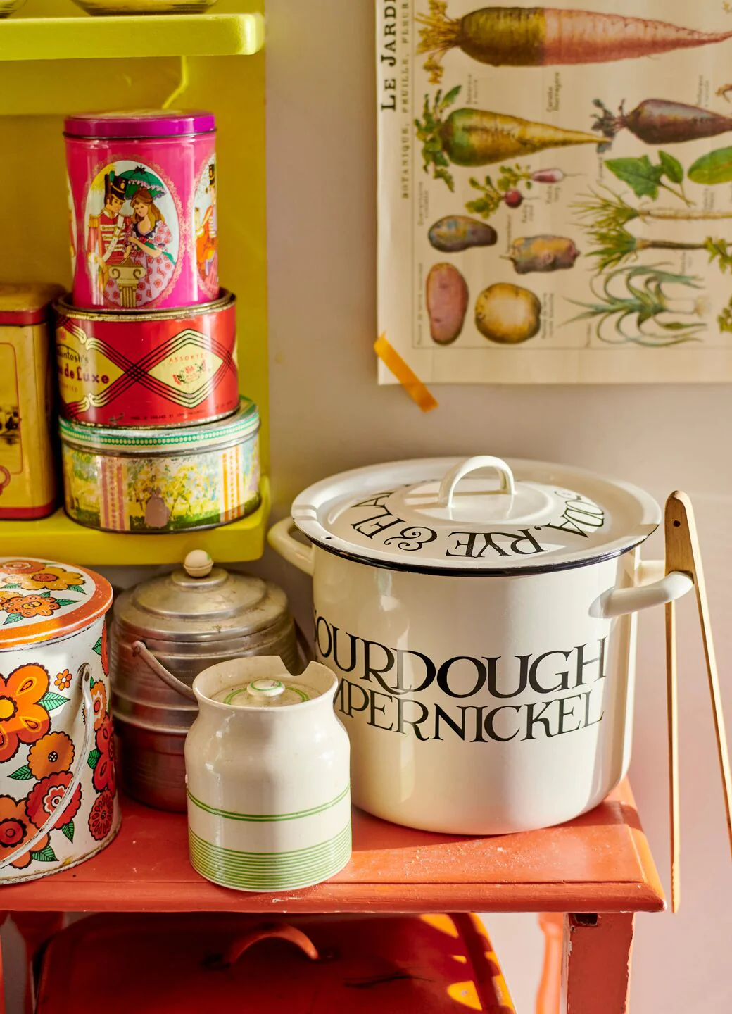 Black Toast Enamel Bread Bin - Image 6