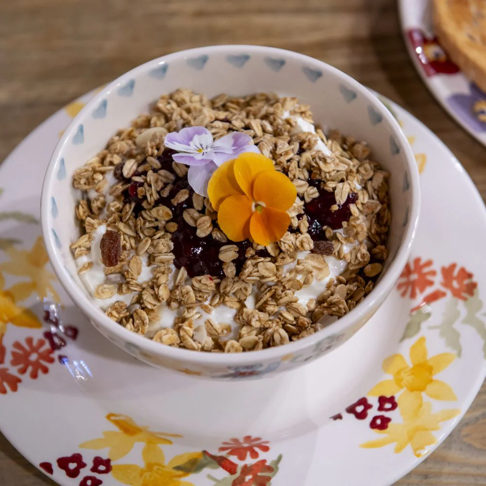 Breakfast, Decorating Studio & Factory Tour Experience - Image 3